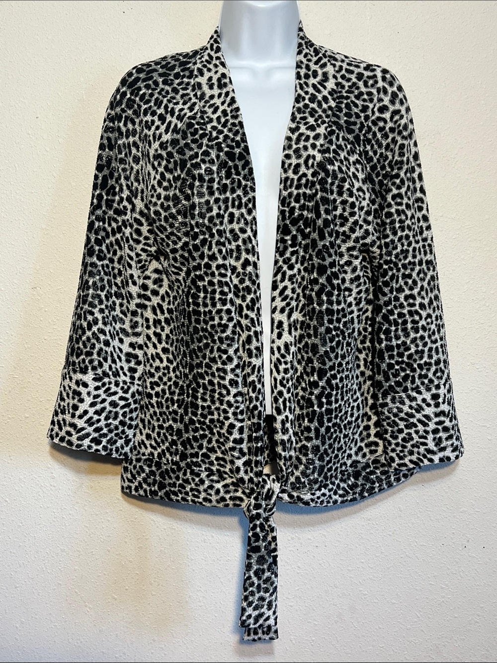 Chico's Black and White Leopard Tie-Front Sweater Shrug Size Large